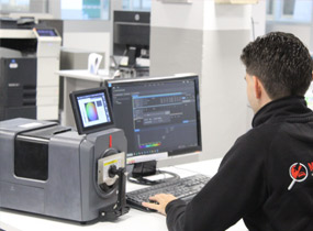 La scienza nella misurazione del colore: le analisi colorimetriche dall’automotive all’aerospace