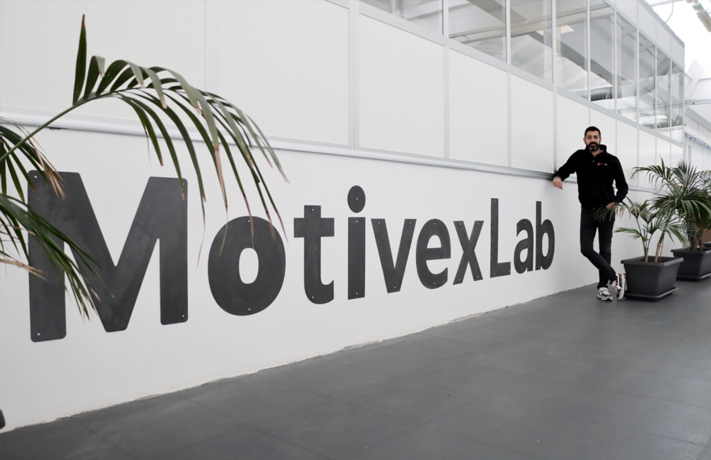 Tecnico MotivexLab al diffrattometro